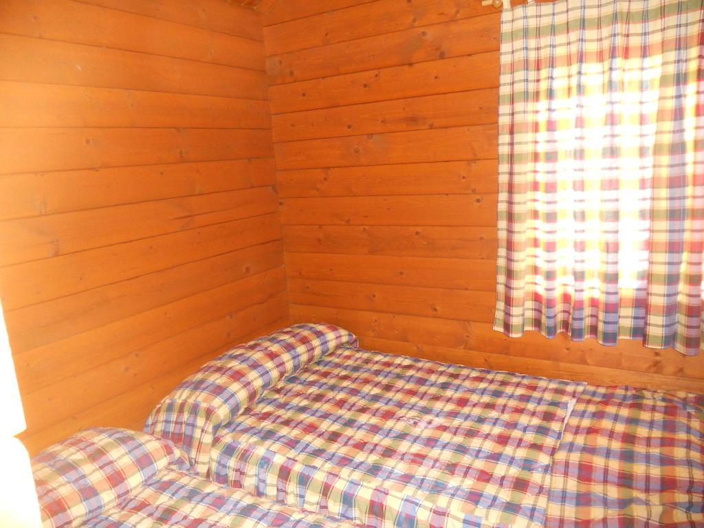 Camping Fuente De Piedra Δωμάτιο φωτογραφία