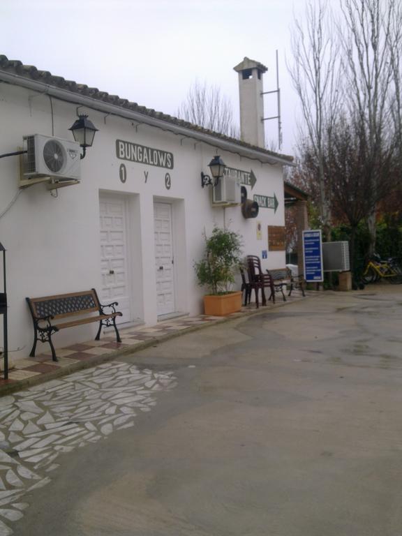 Camping Fuente De Piedra Εξωτερικό φωτογραφία